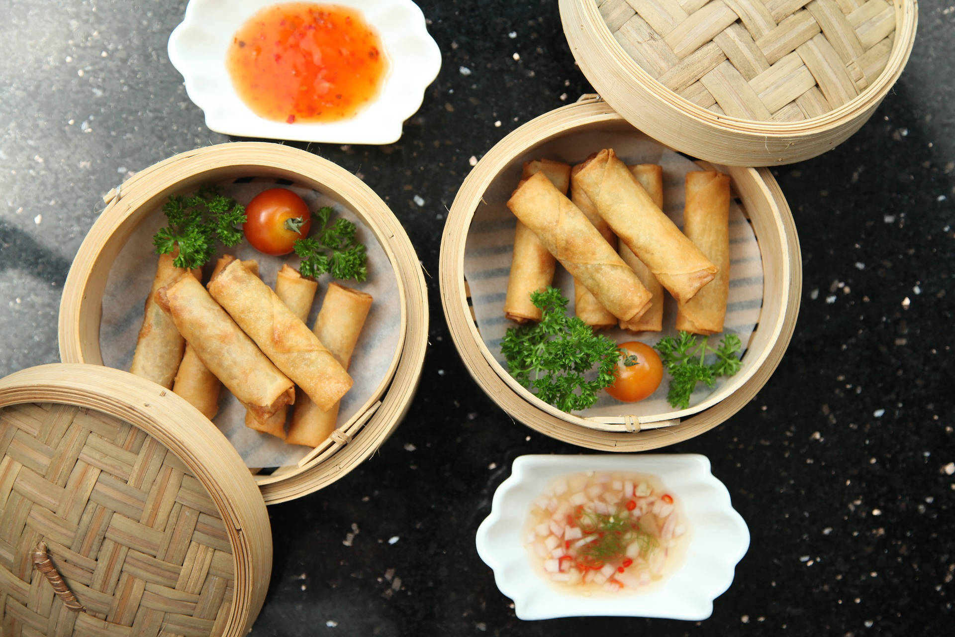 Spécialités asiatiques servies au Wok Herstal